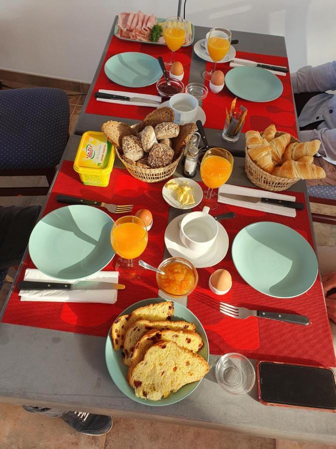 Suites Sunny Hill Монкарапашо Екстериор снимка