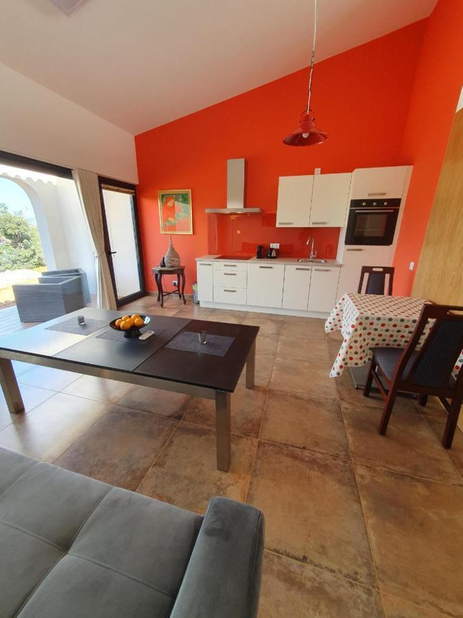 Suites Sunny Hill Монкарапашо Екстериор снимка
