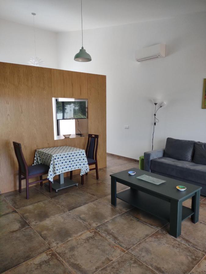 Suites Sunny Hill Монкарапашо Екстериор снимка