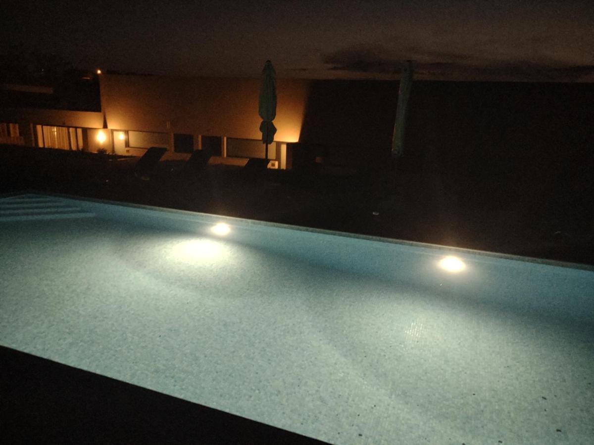 Suites Sunny Hill Монкарапашо Екстериор снимка