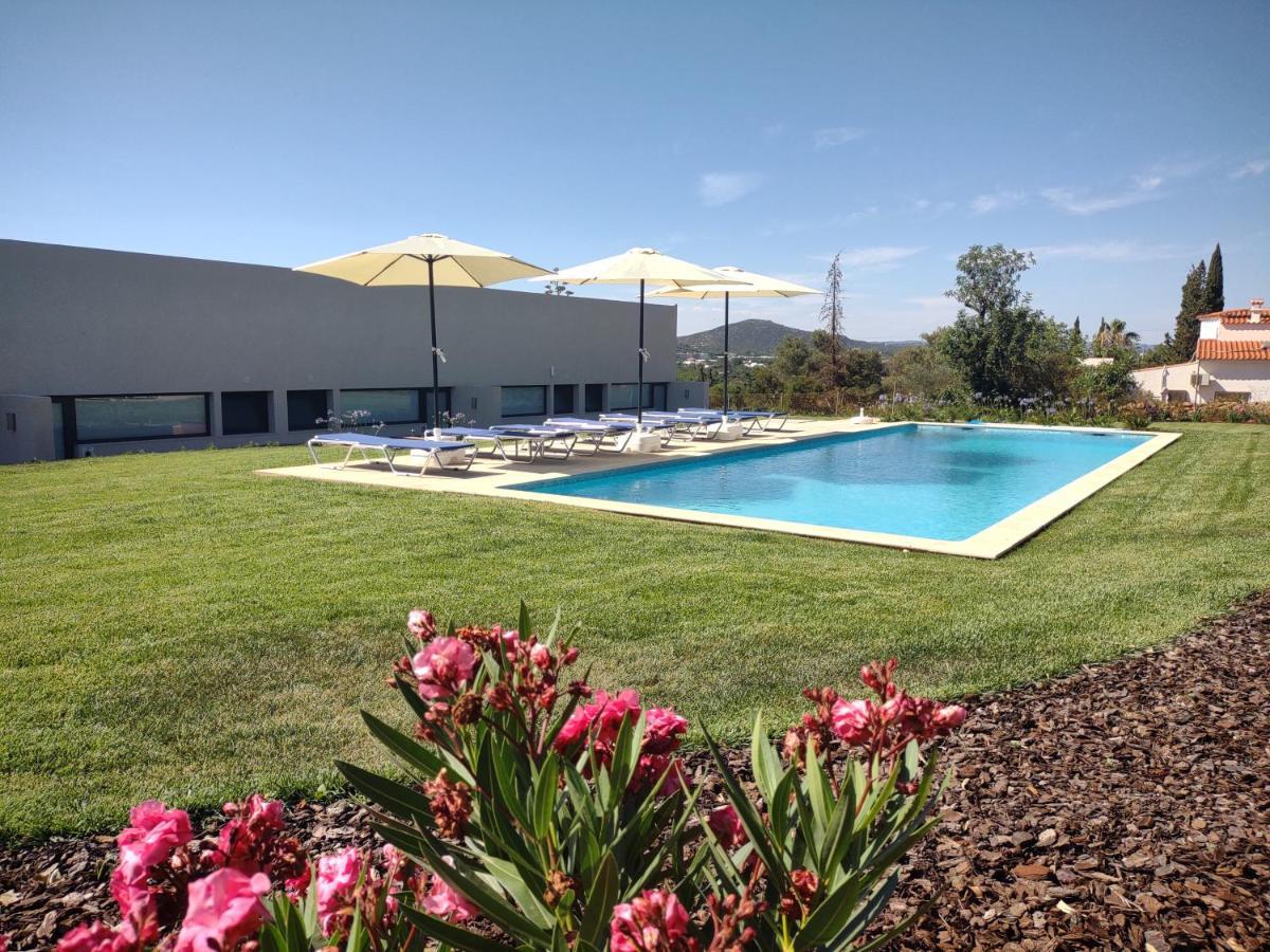 Suites Sunny Hill Монкарапашо Екстериор снимка