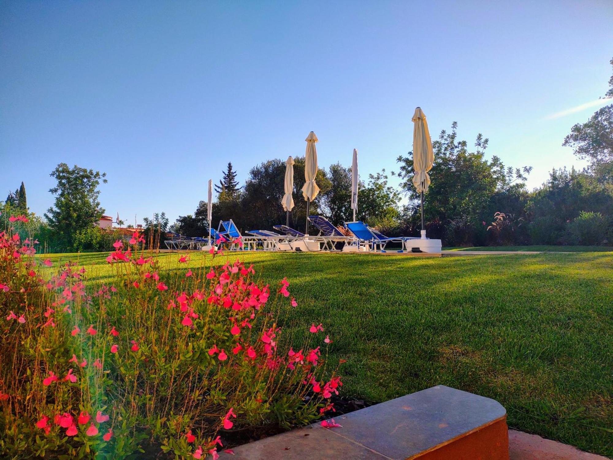 Suites Sunny Hill Монкарапашо Екстериор снимка