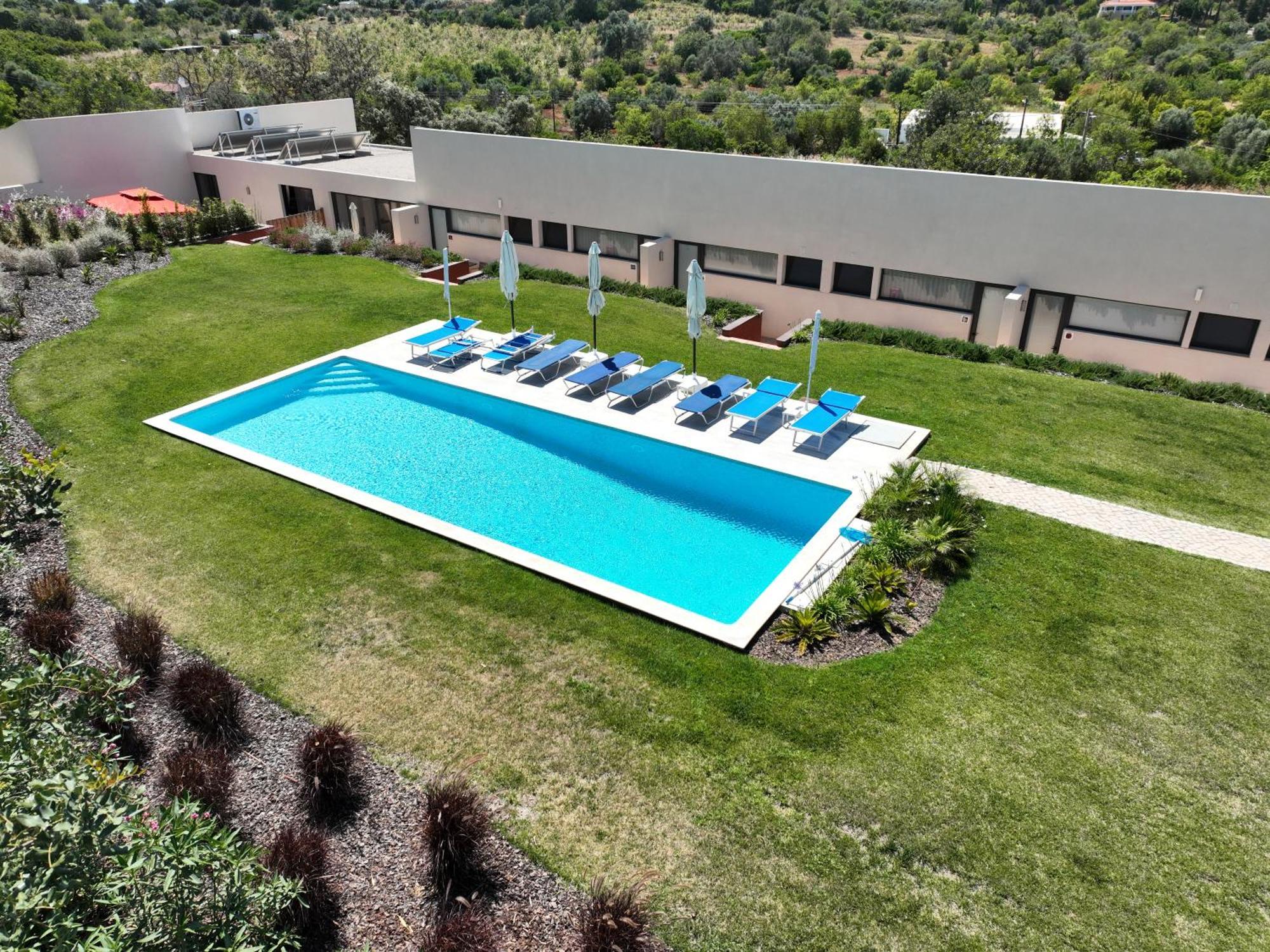 Suites Sunny Hill Монкарапашо Екстериор снимка