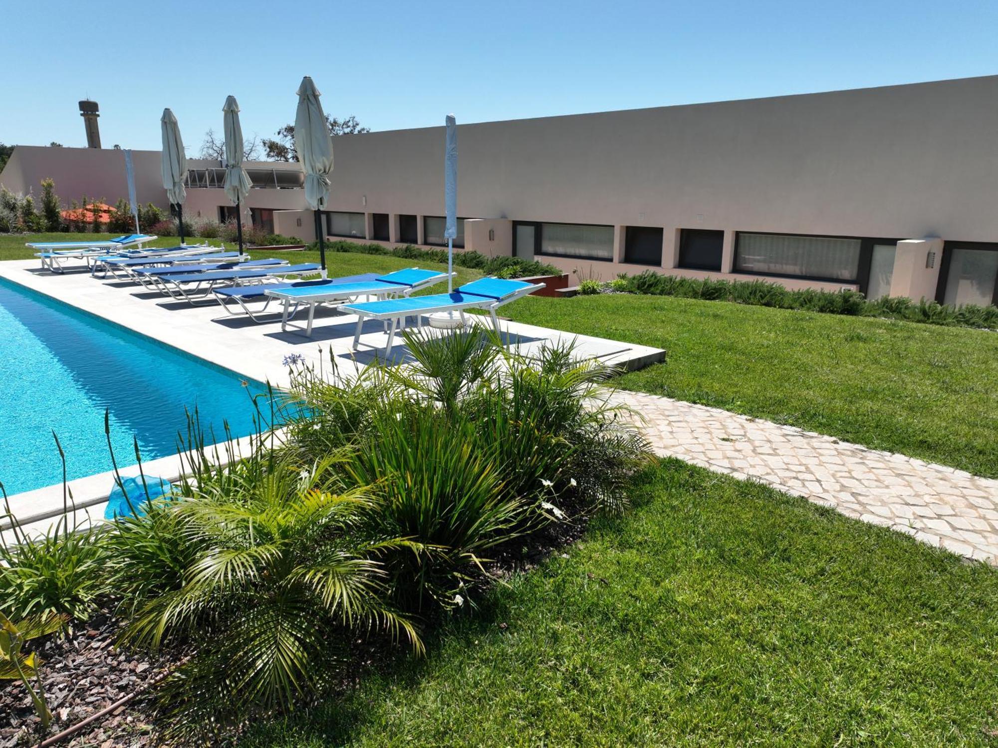 Suites Sunny Hill Монкарапашо Екстериор снимка