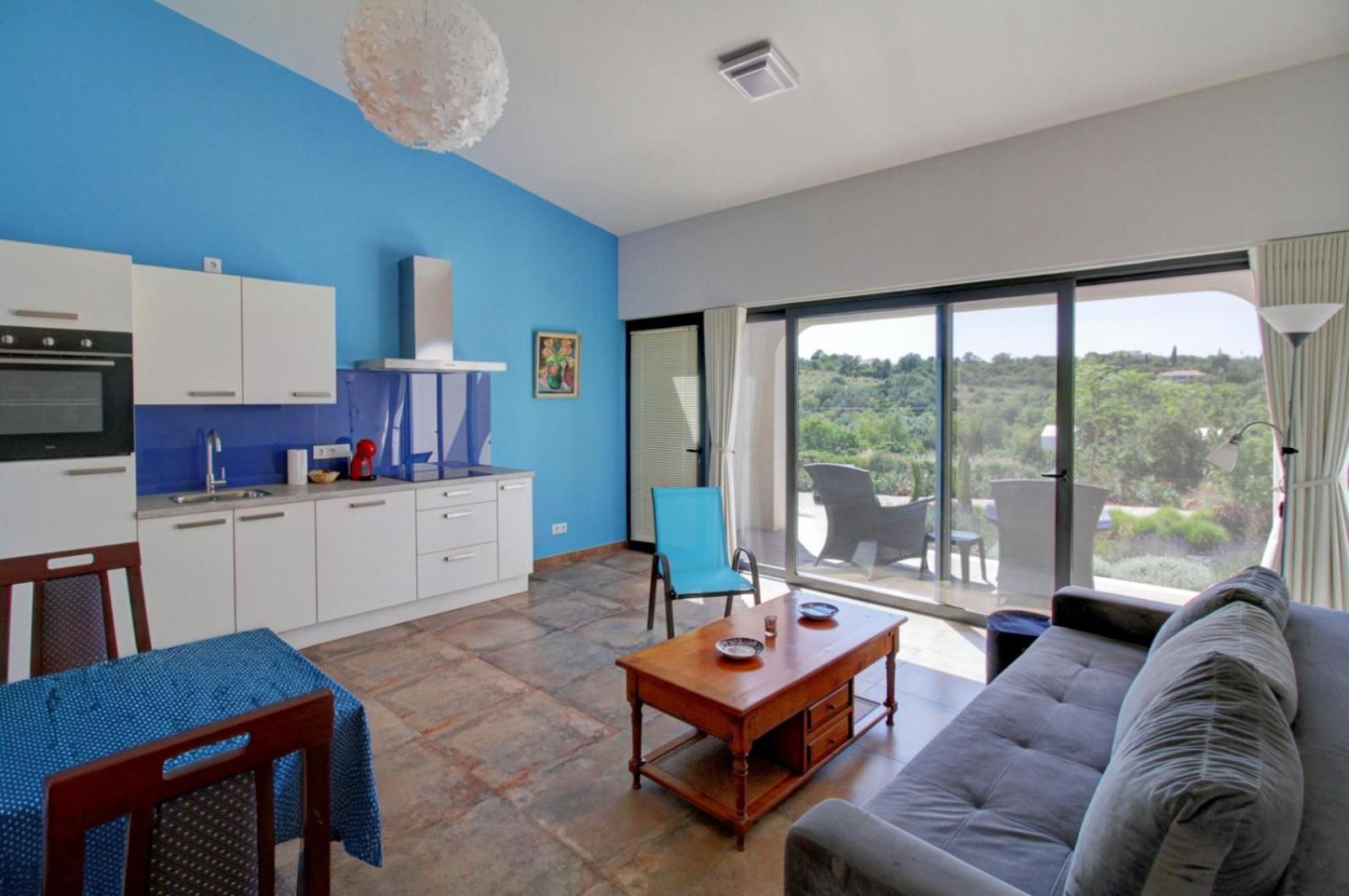 Suites Sunny Hill Монкарапашо Екстериор снимка